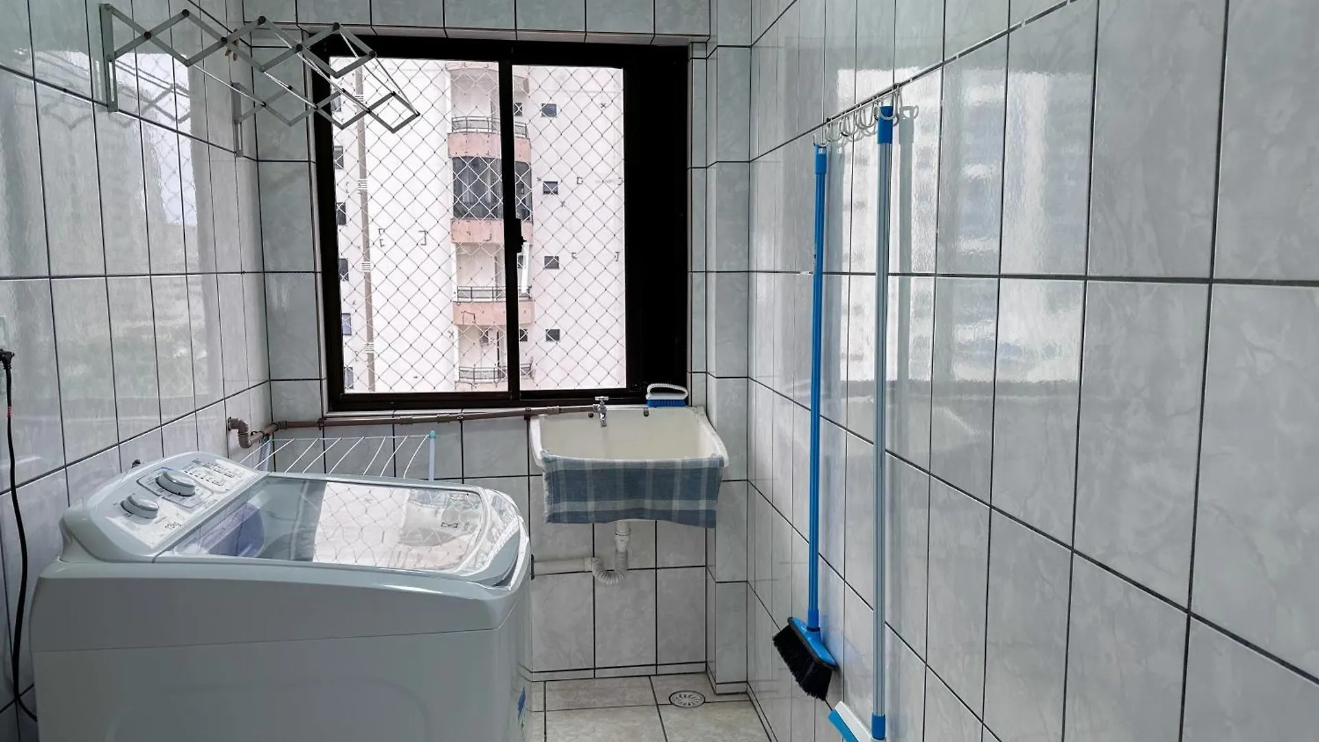 Confortavel Apartamento No Centro Em Balneario Camboriu Sc