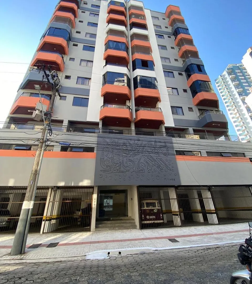 Confortavel Apartamento No Centro Em Balneario Camboriu Sc